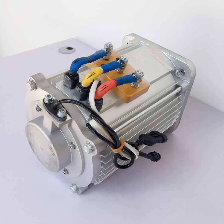 Motor 4Kw AC para tren motriz (copia)